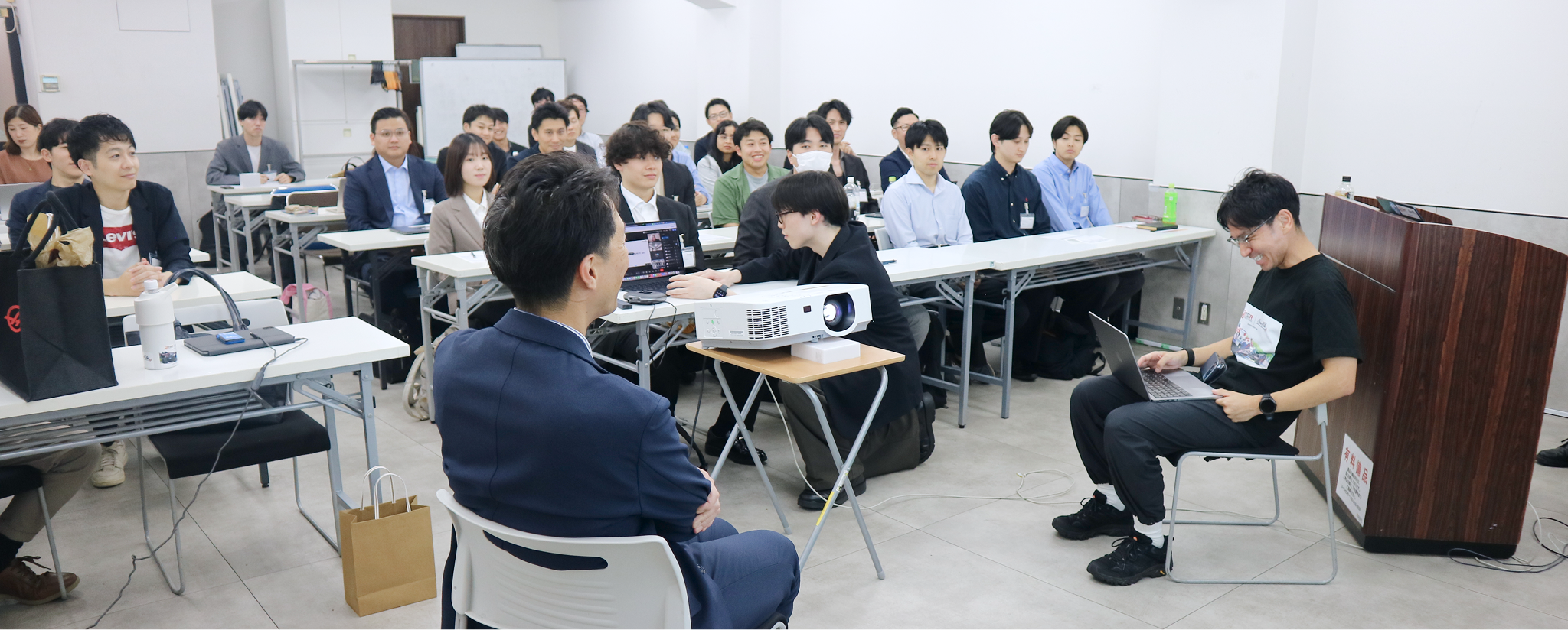 対談に参加したメンバーの様子