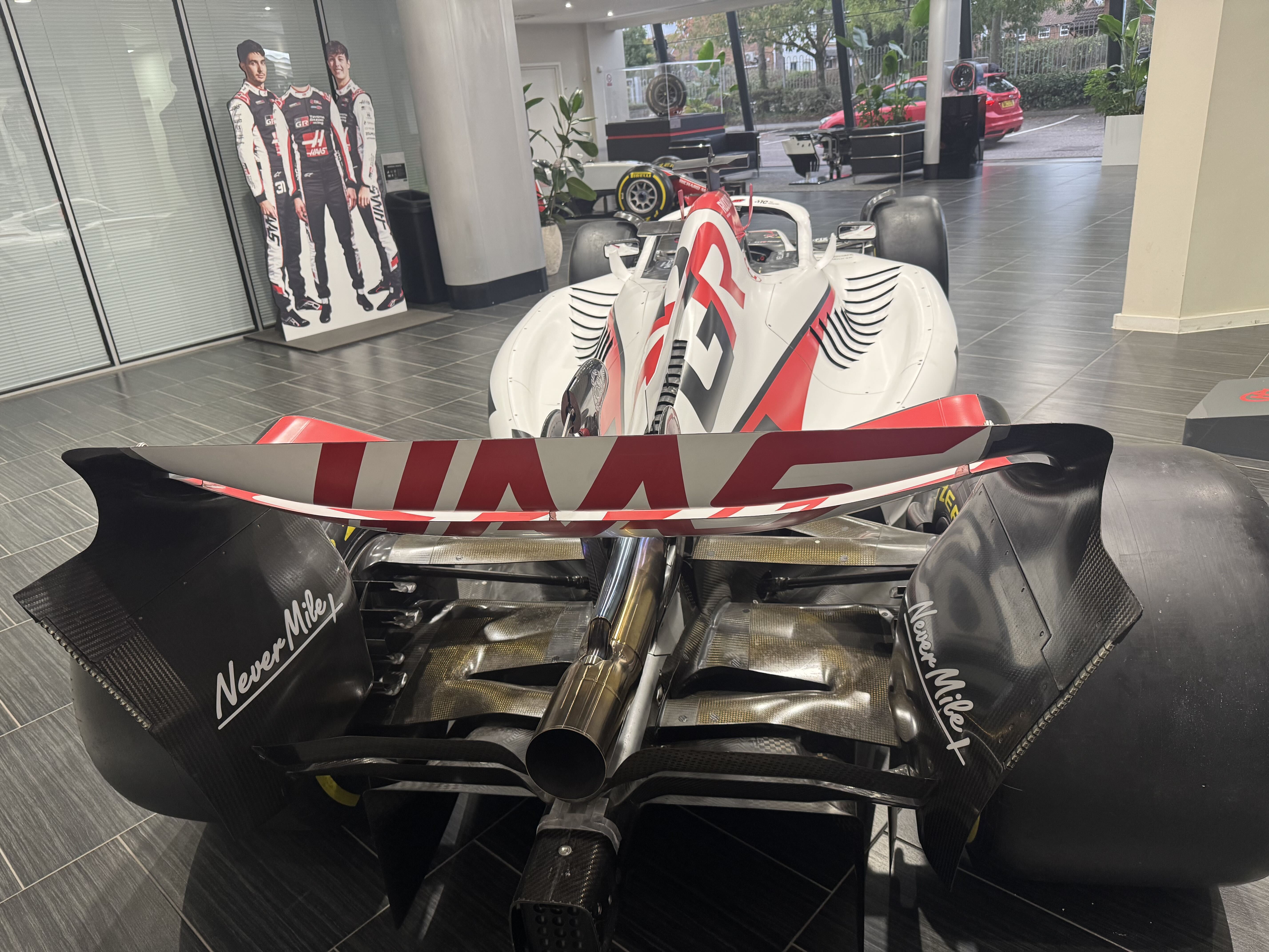 車両展示